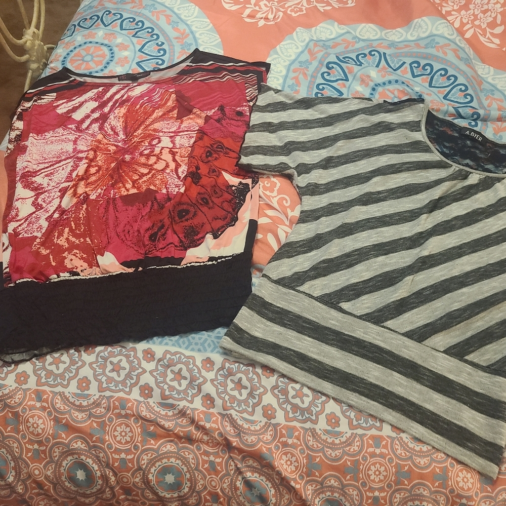 Three short sleeves Tops